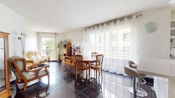 Appartement 5 pièces avec vue dégagée en coeur de ville - Mairie des Lilas