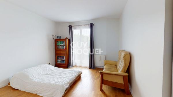 Appartement 5 pièces avec vue dégagée en coeur de ville - Mairie des Lilas