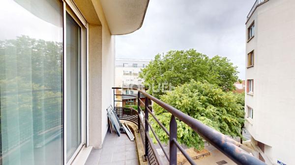 Appartement 5 pièces avec vue dégagée en coeur de ville - Mairie des Lilas