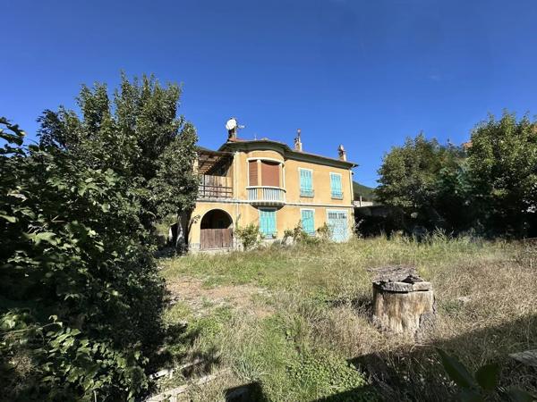 Vente                                                      Maison
                        
                     7 pièces                      160 m2                     à Saint-André-les-Alpes