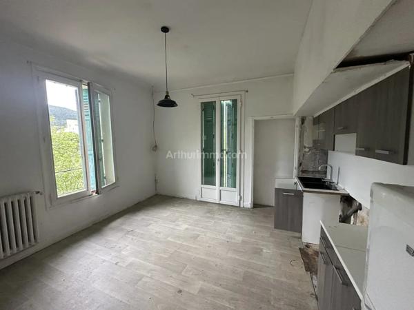 Vente                                                      Maison
                        
                     7 pièces                      160 m2                     à Saint-André-les-Alpes