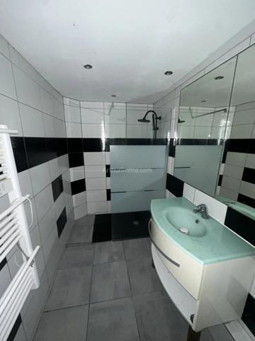 Vente                                                      Maison
                        
                     7 pièces                      160 m2                     à Saint-André-les-Alpes
