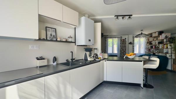 MAISON F3 À ATHIS-MONS, RÉNOVATION COMPLÈTE ET JARDIN PRIVATIF