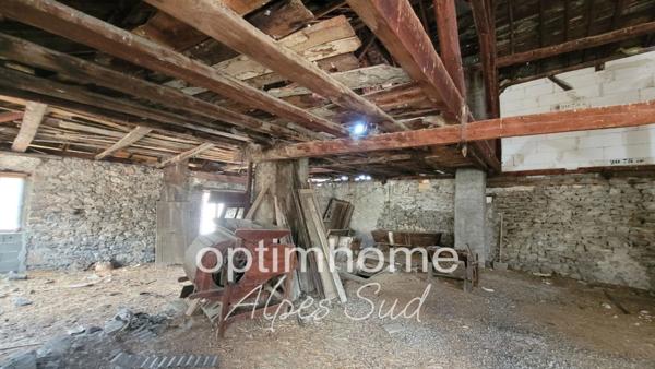 Maison à rénover entièrement CROTS (05)