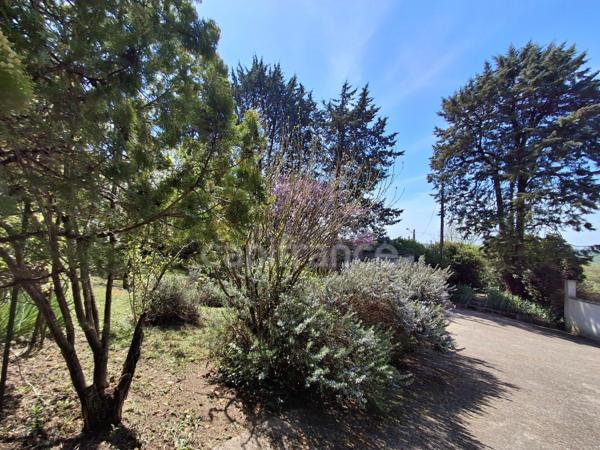 Maison de 144m2 - 3 chambres - véranda - piscine - jardin - garage à TOMBEBOEUF (47)