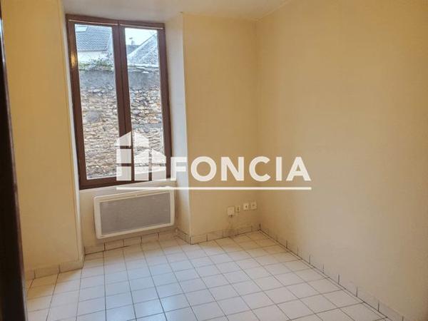 Location Studio 24.45 m² - Pussay 91740