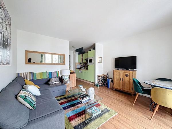 Appartement Suresnes 2 pièce(s) 40.11 m2