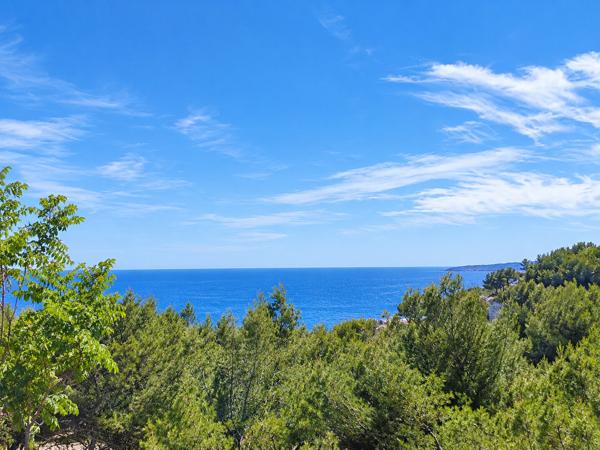 RARE, Madrague de Gignac, maison avec vue et accès mer à pied.
