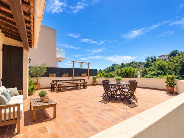 RARE, Madrague de Gignac, maison avec vue et accès mer à pied.