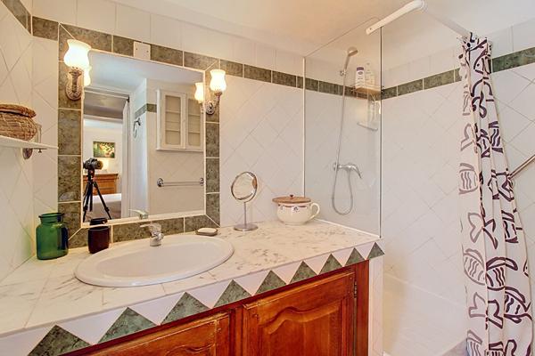 A VENDRE à DRAGUIGNAN Élégante bâtisse de caractère du XIXème siècle avec piscine et jardin au coeur de la ville