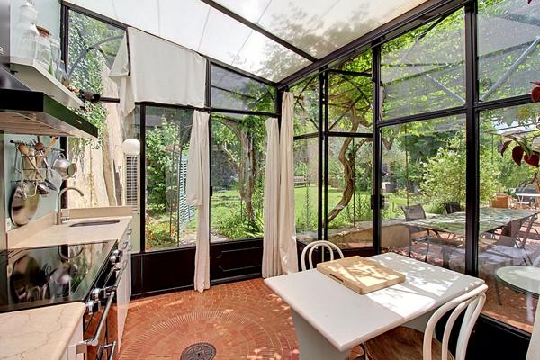 A VENDRE à DRAGUIGNAN Élégante bâtisse de caractère du XIXème siècle avec piscine et jardin au coeur de la ville
