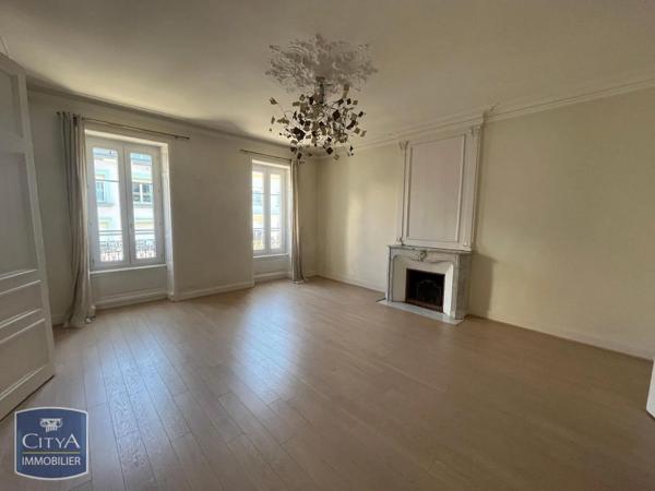 Appartement à louer 5 pièces 166.43m²
