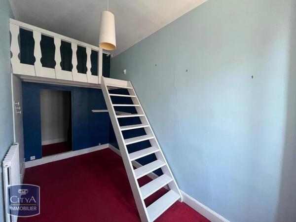 Appartement à louer 5 pièces 166.43m²