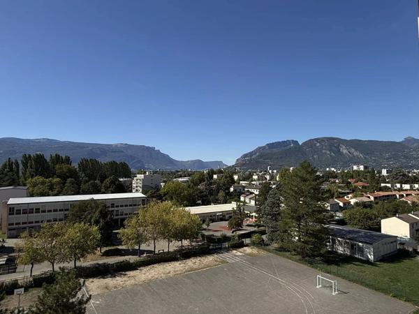 SAINT-MARTIN-D’HÈRES – T4 TRAVERSANT, LUMINEUX ET VUE DÉGAGÉE