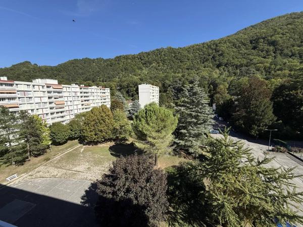 SAINT-MARTIN-D’HÈRES – T4 TRAVERSANT, LUMINEUX ET VUE DÉGAGÉE