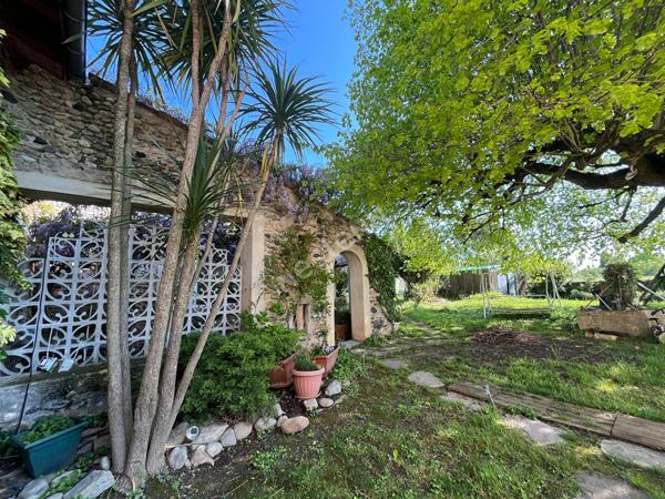 Loriol-sur-Drôme ? Maison de caractère en pierre avec piscine