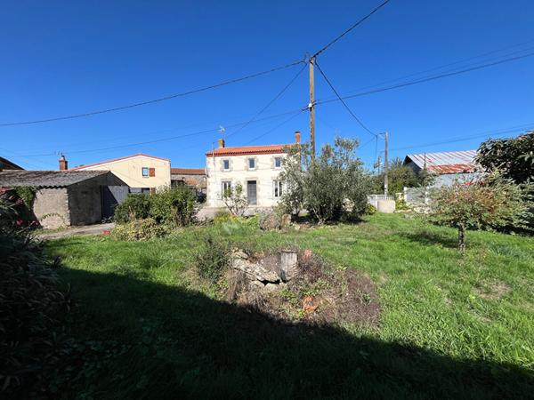 Maison Montaigu Vendee