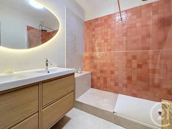 Appartement F3 à vendre  3 pièces - 91,57 m 2   LE PUY EN VELAY  - 43