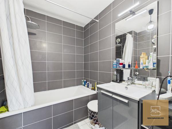 Lille Wazemmes – Appartement duplex 3 chambres avec terrasse et parking