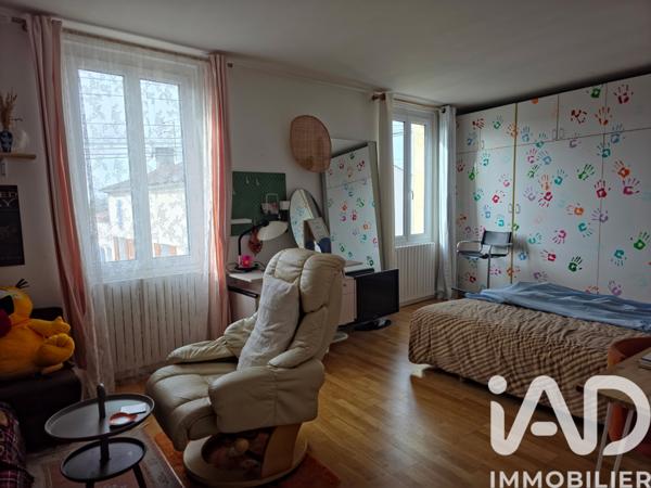 Maison à vendre 8 pièces 220 m² Châteaubernard