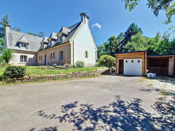Maison de 235 m² à Cast 29150