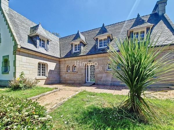 Maison de 235 m² à Cast 29150