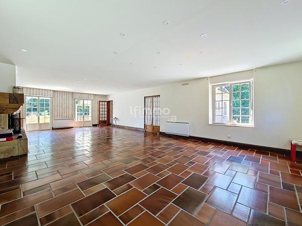 Maison de 235 m² à Cast 29150