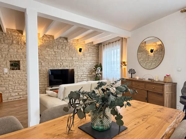 Plein centre de Mansle Charmante maison rénovée avec jardi