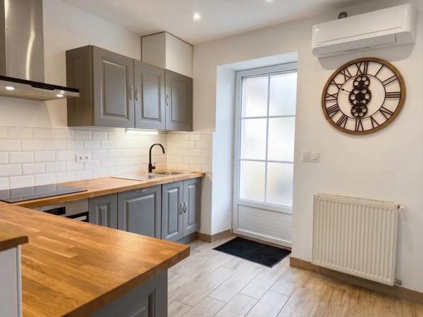 Plein centre de Mansle Charmante maison rénovée avec jardi