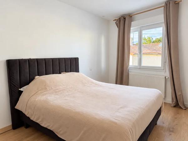 Plein centre de Mansle Charmante maison rénovée avec jardi