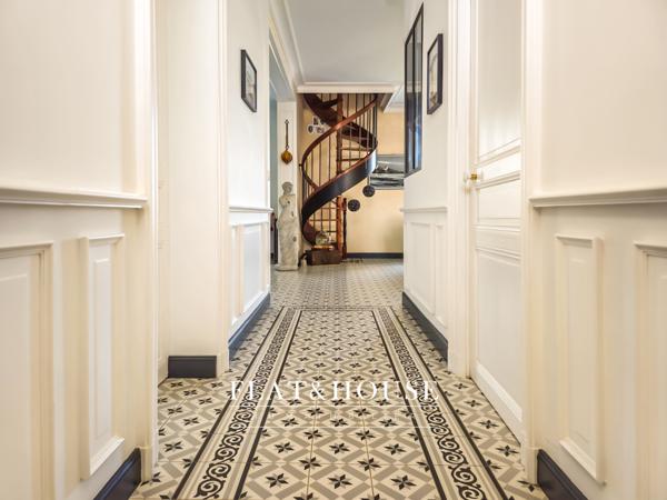 MAISON DE MAÎTRE|174 m² |5ch | garage triple 85m²| terrain 1200m²|combles aménageables