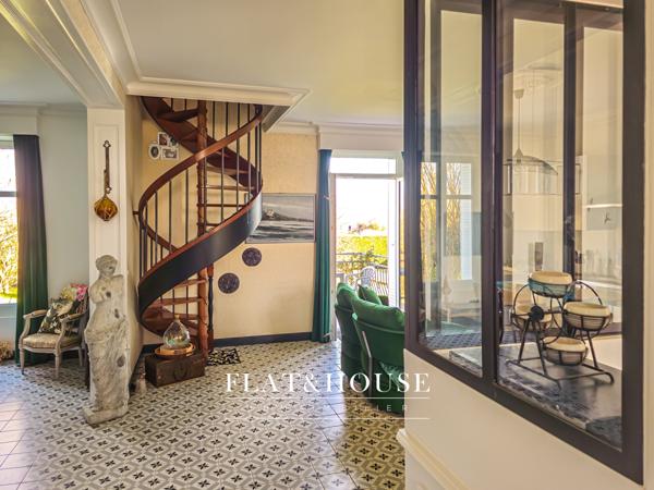 MAISON DE MAÎTRE|174 m² |5ch | garage triple 85m²| terrain 1200m²|combles aménageables