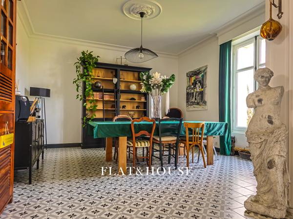 MAISON DE MAÎTRE|174 m² |5ch | garage triple 85m²| terrain 1200m²|combles aménageables