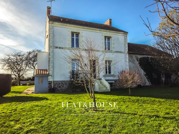 MAISON DE MAÎTRE|174 m² |5ch | garage triple 85m²| terrain 1200m²|combles aménageables