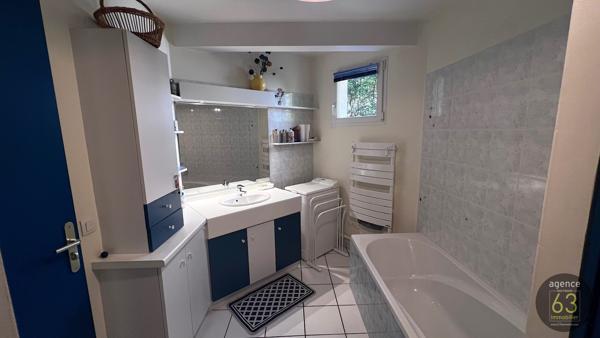 Beau et lumineux T4 de 99 m2, ascenseur, 38 m2 de terrasses, garage de 18 m2, copropriété de standing