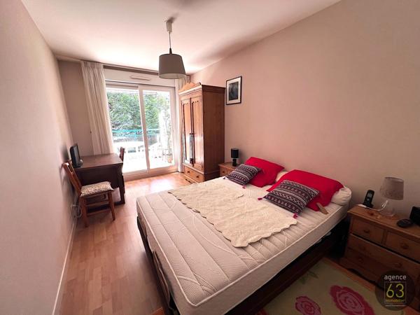 Beau et lumineux T4 de 99 m2, ascenseur, 38 m2 de terrasses, garage de 18 m2, copropriété de standing
