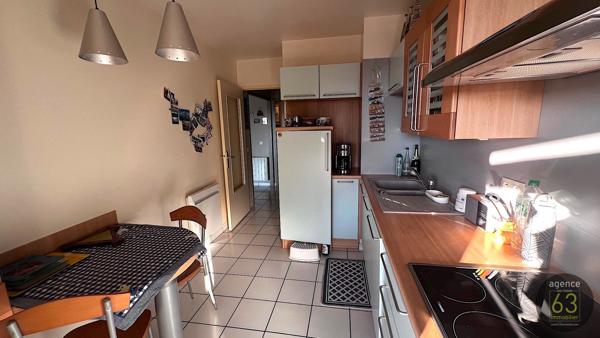 Beau et lumineux T4 de 99 m2, ascenseur, 38 m2 de terrasses, garage de 18 m2, copropriété de standing