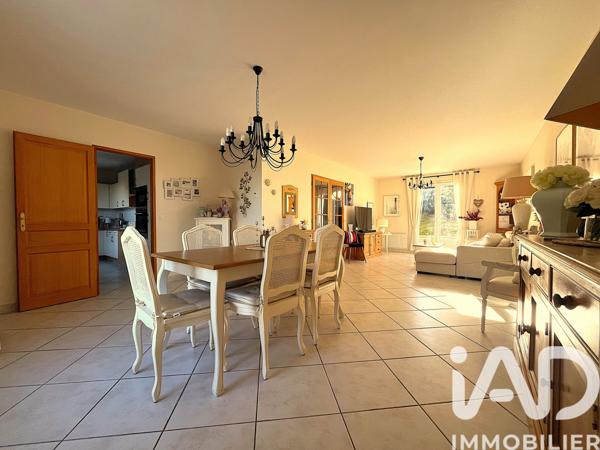 Maison à vendre 7 pièces 162 m² Saint-Arnoult-en-Yvelines