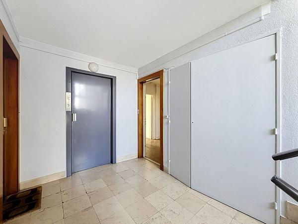 Cours de Vincennes. 3 pièces traversant avec balcon. - PARIS