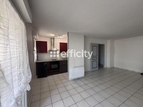 Appartement
         2 pièces
        - 45 m² Exclusivité 220 000 € *
