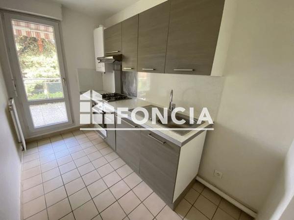 Location Appartement 3 pièces 66.44 m² - 6 RUE JEAN MONNET Guyancourt 78280