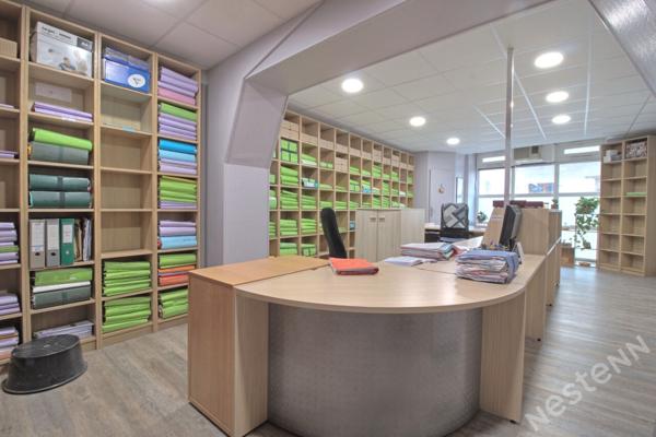 AGEN CENTRE HISTORIQUE - Immeuble de 315 m² avec cave, cour et terrasses.