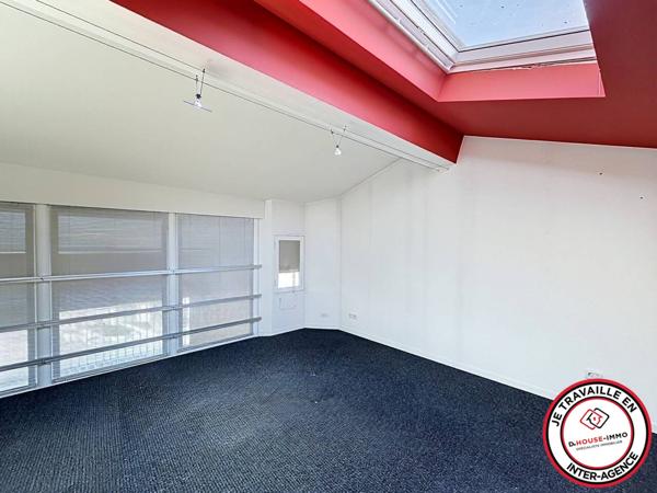 Bureau à louer 11 pièces de 305 m²