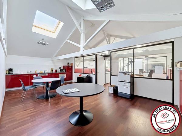 Bureau à louer 11 pièces de 305 m²