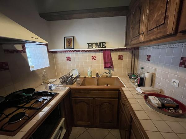 LA REOLE - Maison de ville avec logement indépendant, 2 garages Maison avec vue Garonne, grands garages et logement indépendant attenant