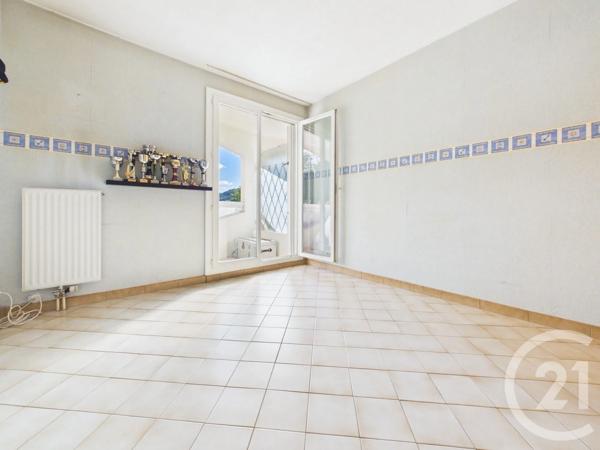 Appartement à vendre  3 pièces - 67,51 m 2   LA VALETTE DU VAR  - 83