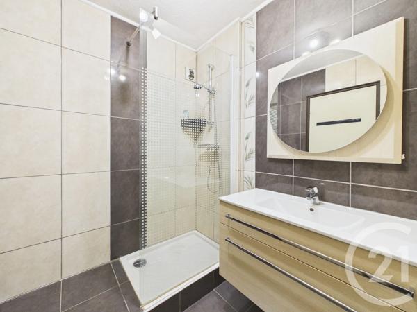 Appartement à vendre  3 pièces - 67,51 m 2   LA VALETTE DU VAR  - 83