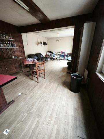 Ancien bar avec dépendances, idéal projet gîte, maison familiale ou activité professionnelle OUZOUER SUR TREZEE (45)