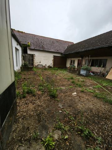 Ancien bar avec dépendances, idéal projet gîte, maison familiale ou activité professionnelle OUZOUER SUR TREZEE (45)