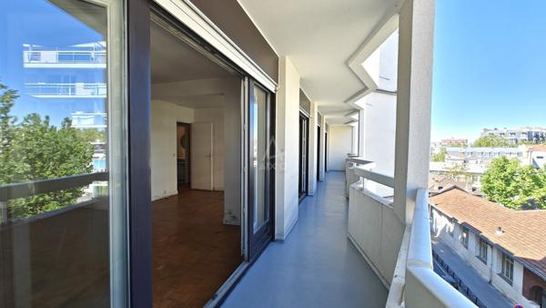 Paris 18?  Rue Vauvenargues | 4 pièces avec balcon, parking et gardien